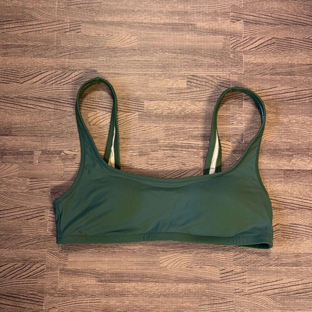 DARK GREEN BIKINI TOP SIZE MEDIUM (WITH PADDING)